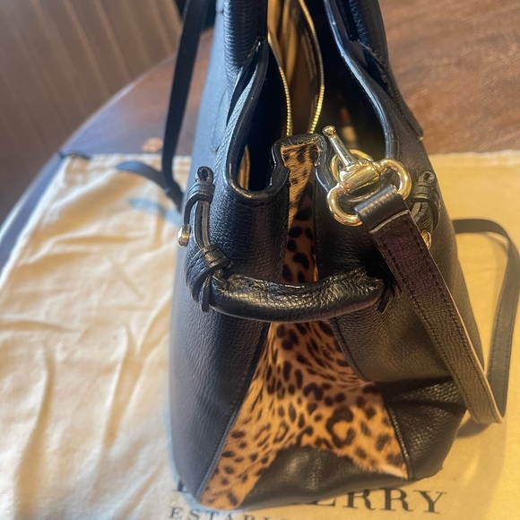 Burberry medium banner. Leopard sides. - Picture 8 of 10